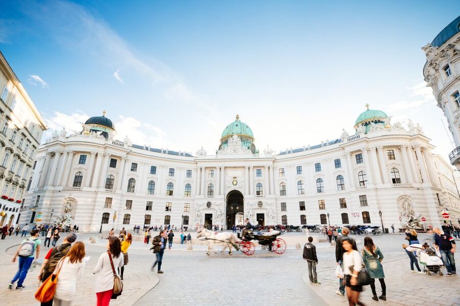 Vienna: Hop-On Hop-Off Sightseeing Bus Tour in 19 Languages - Yellow Route: the palace connection