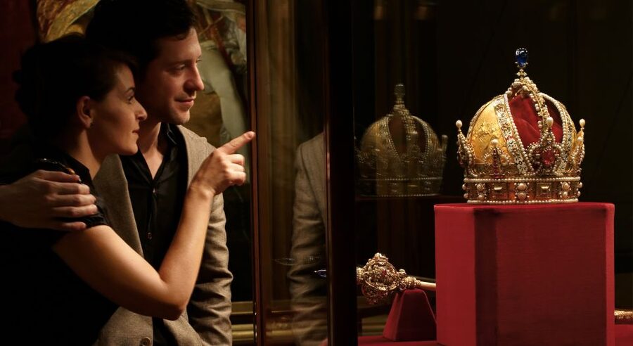 Vienna: Imperial Treasury in the Hofburg Palace - How Long You Need Inside
