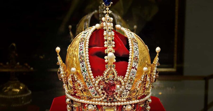 Vienna: Imperial Treasury & New Hofburg Palace Combo Ticket - Who will enjoy this combination most