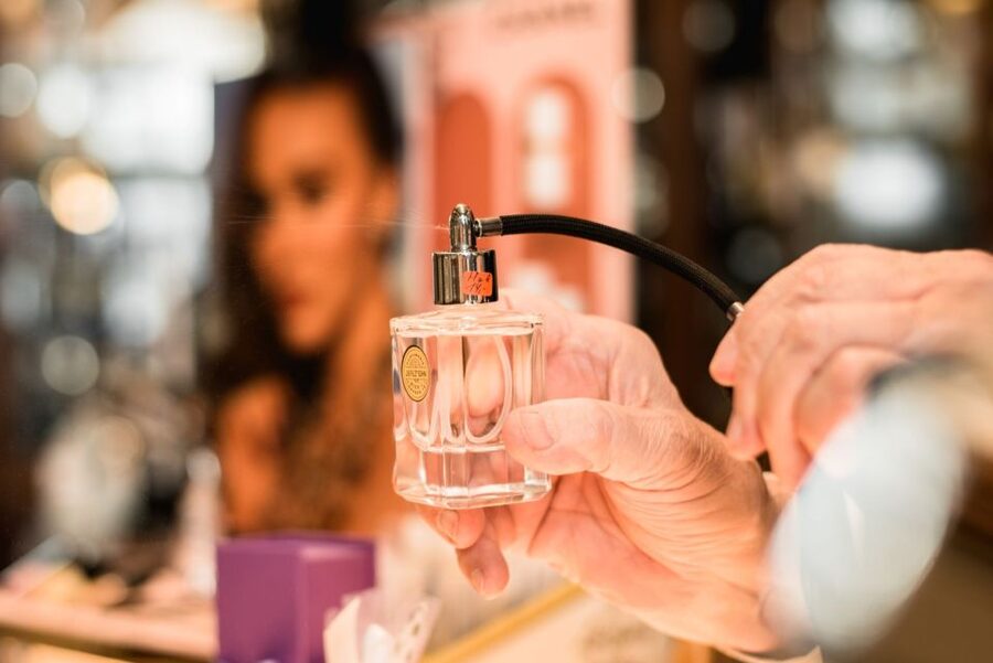 Vienna: KuK Perfumery Filz - Viennese Perfume Tasting - A closer look at the 45-minute format