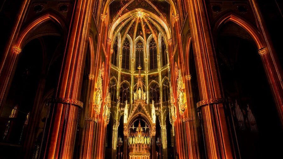 Vienna: Light of Creation Votive Church Immersive Light Show - Why the architecture matters more than the technology