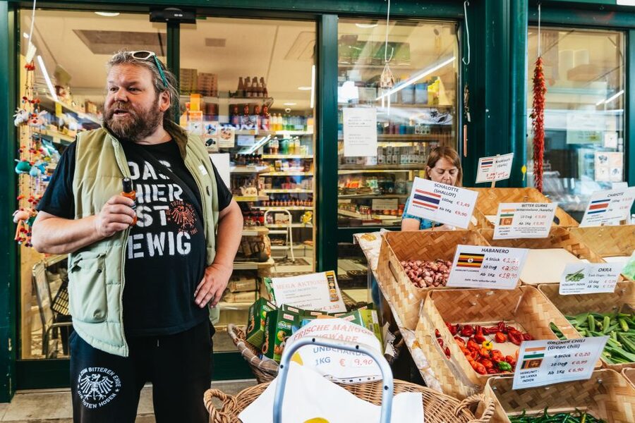 Vienna: Naschmarkt Food Tasting Tour - Key points at a glance
