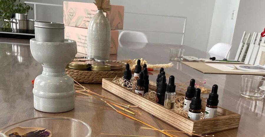 Vienna: Natural soy wax candles Workshop - Choosing your scent with essential oils