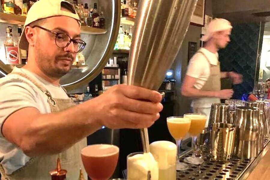 Vienna Nightlife: Food, Wine, Cocktails and Rooftop Bar Tour - Key points at a glance
