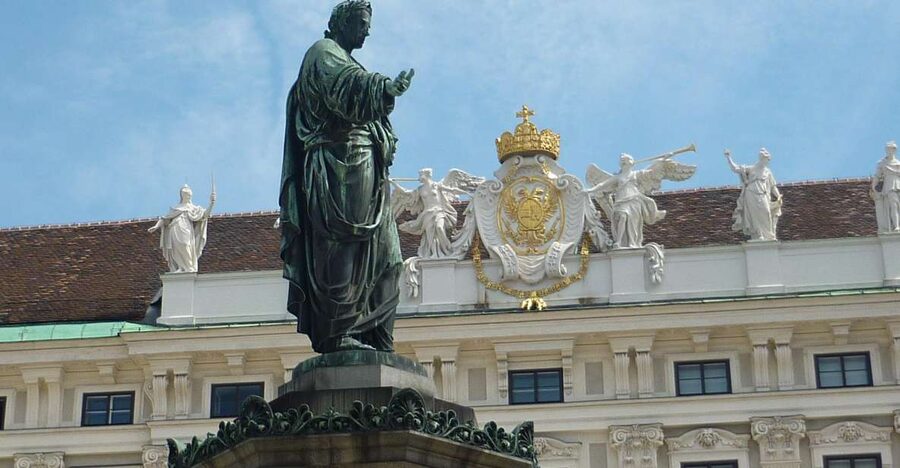 Vienna: Private Guided Walking Tour - Starting at Stephansplatz and the Graben