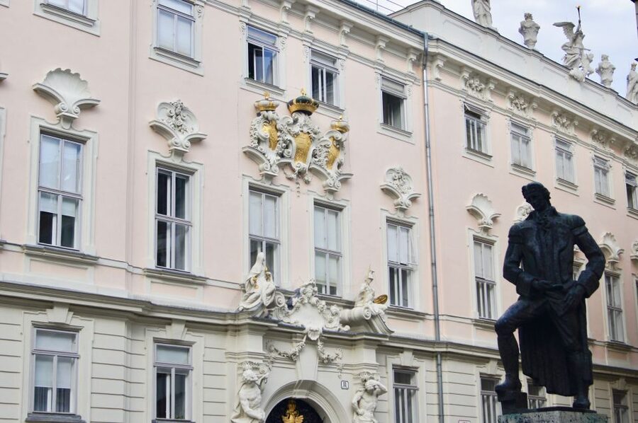 Vienna: Private Jewish Walking Tour - Starting at Helmut-Zilk-Platz