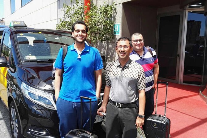 Vienna Private Transfer from Vienna Airport to City centre - Choosing between a sedan and a minivan