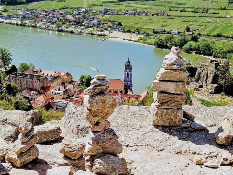 Vienna: Private Wachau tour to Dürnstein and Melk - Two hours among Dürnstein’s ruins and wine