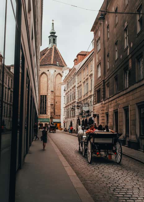 Vienna: Private Walking Tour of the Historic Center - What the two-hour format really gives you
