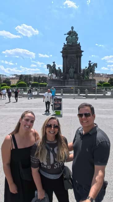 Vienna: Private Walking Tour with a Local Guide - Food, markets, and the practical side of Vienna