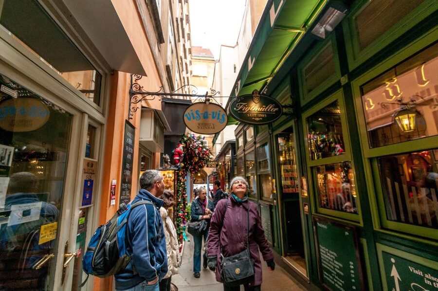 Vienna: Romantic Old Town 2-Hour Discovery Tour - Starting at Hoher Markt and the Anchor Clock