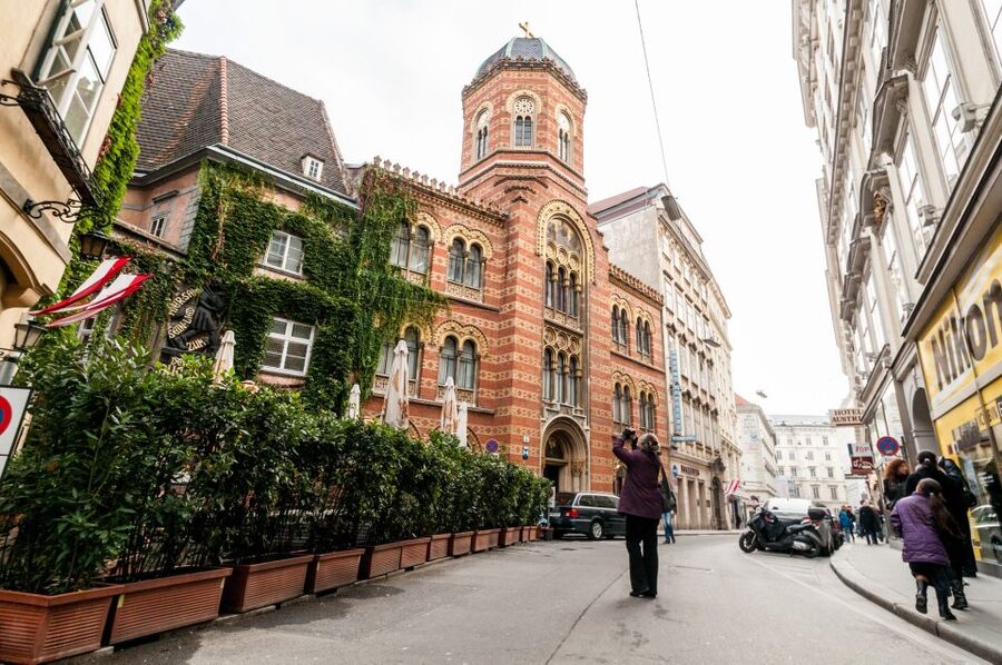Vienna: Romantic Old Town 2-Hour Discovery Tour - The Greek Quarter beside the Danube