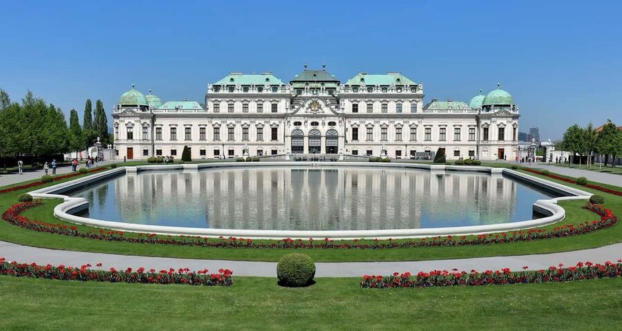 Vienna: Schönbrunn, Belvedere, Big Bus, Giant Wheel & Cruise - Using Big Bus to get your bearings
