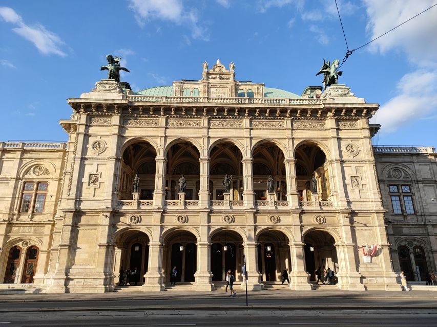 Vienna: Schönbrunn Palace and City Center Guided Tour - The 15-minute metro ride into the center