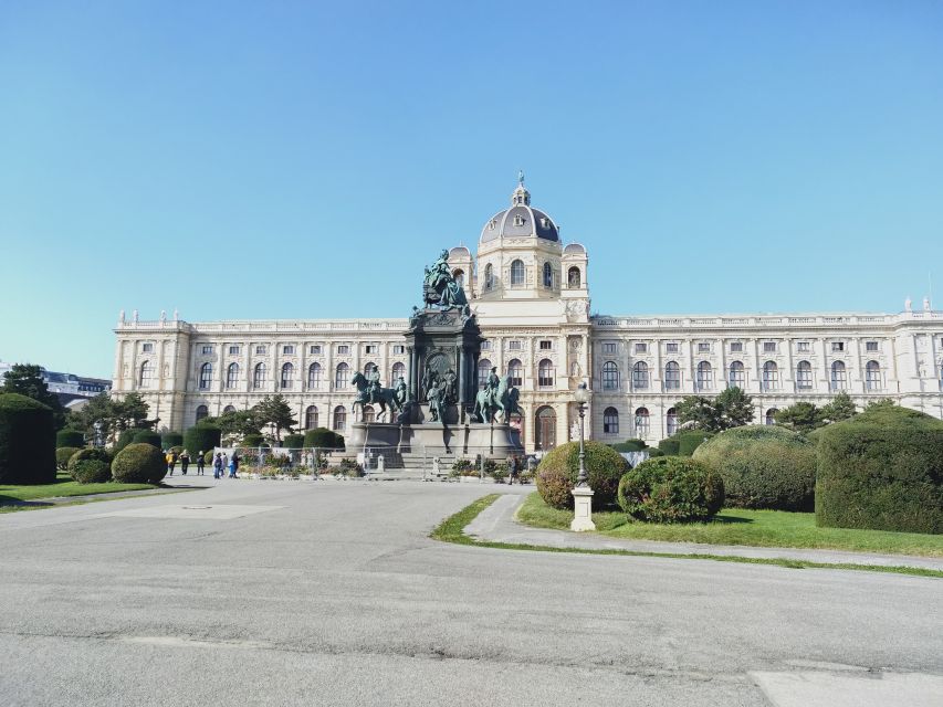 Vienna: Schönbrunn Palace and City Center Guided Tour - Meeting at the palace main gate