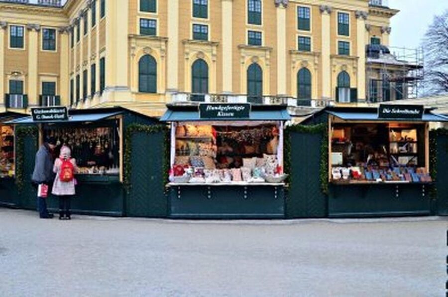 Vienna: Schönbrunn Palace & Christmas Market Walking Tour - Starting beside Schönbrunn’s main gate