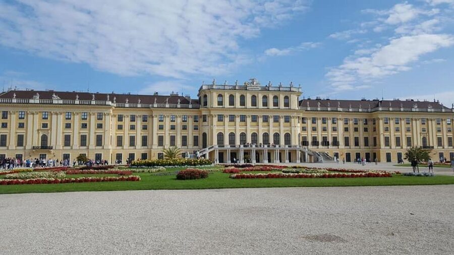 Vienna: Schönbrunn Palace & Christmas Market Walking Tour - The palace garden adds breathing room