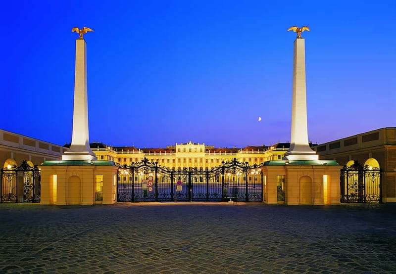 Vienna: Schönbrunn Palace Evening Tour, Dinner and Concert - Finding the Visitors’ Entrance at 5:15 PM