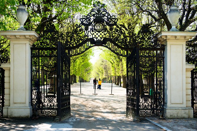 Vienna: Schönbrunn Palace Gardens Private Guided Tour - Is $163.40 per person good value?