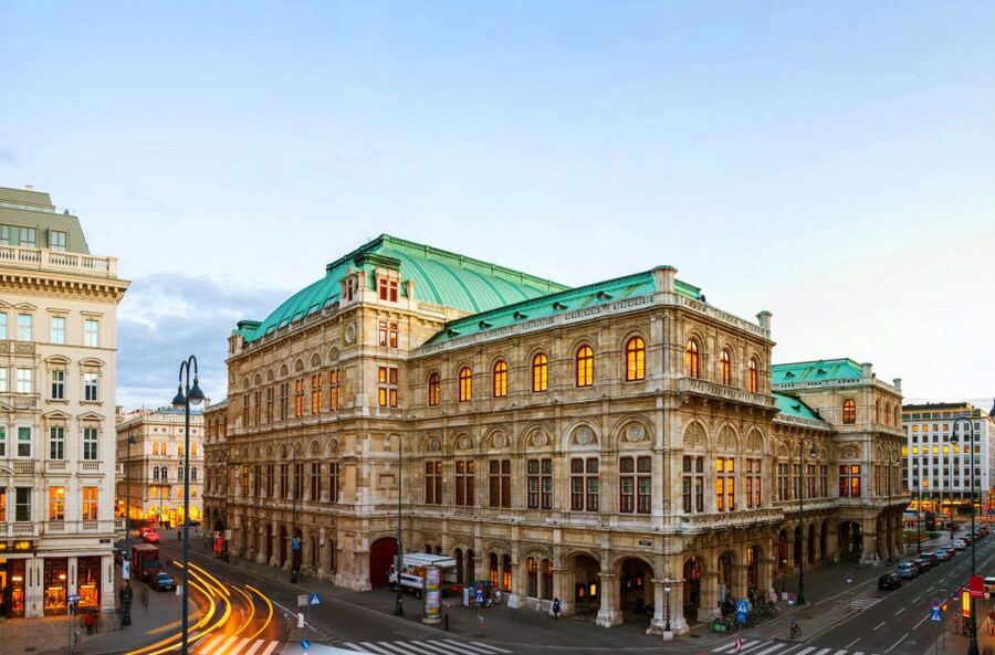 Vienna: Self-Guided Audio Walking Tour on Your Phone - How good are the maps and navigation?