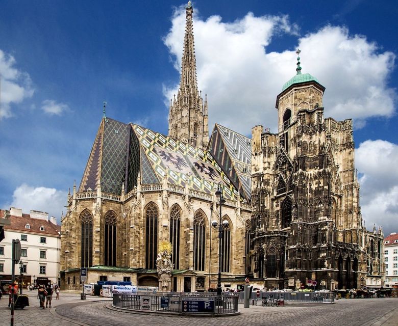 Vienna: Sightseeing Tour in a 1920s Classic Style Car - Stephansdom and the heart of the city