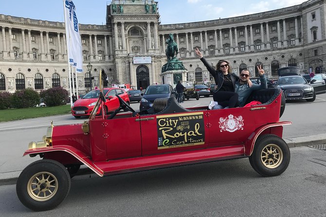 Vienna: Silver Tour (30 min) Vienna City Center Sightseeing Tour - Parliament and City Hall along the Ring