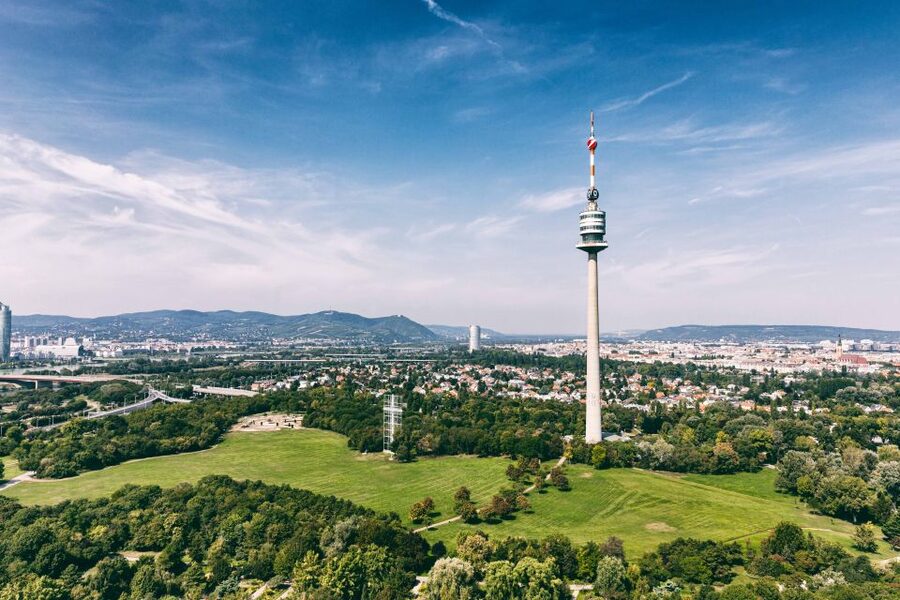 Vienna: Skip-the-Line Entrance Ticket to the Danube Tower - The express lift and the 150-meter observation decks