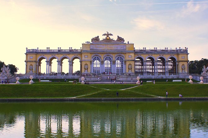 Vienna: Skip the Line Schönbrunn Palace and Gardens Guided Tour - Meeting at the Parade Court fountains
