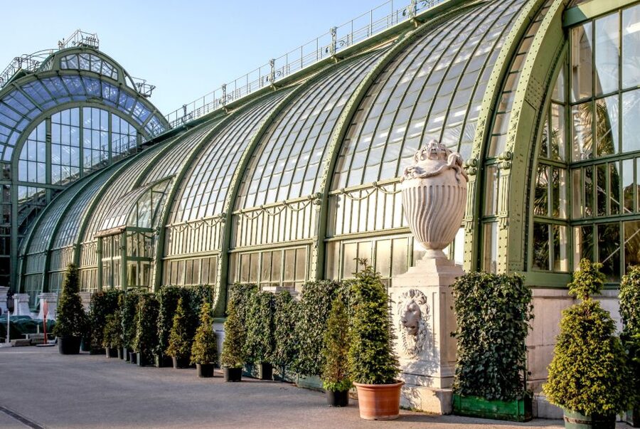 Vienna: Skip-the-Line Sisi Museum, Hofburg and Gardens Tour - Heldenplatz and the palace courtyards