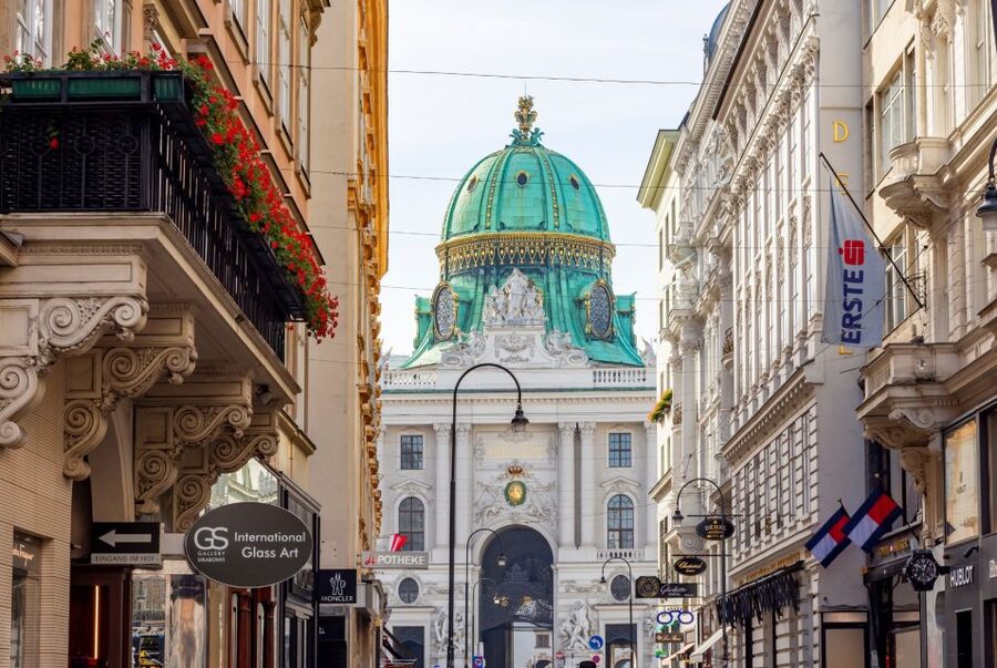 Vienna: Skip-the-Line Sisi Museum, Hofburg and Gardens Tour - A guide-led experience in one language