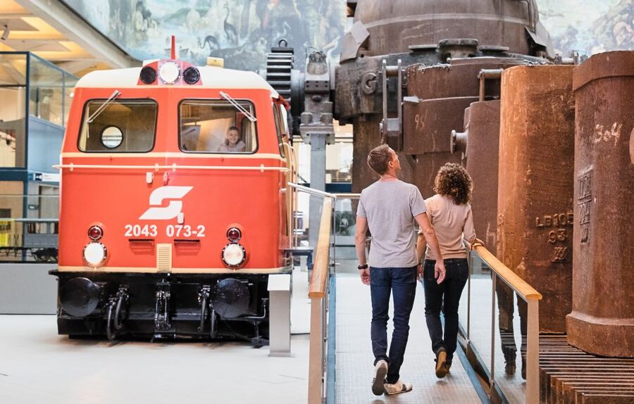 Vienna: Skip-The-Line Ticket to the Museum of Technology - Taking your place behind the news desk