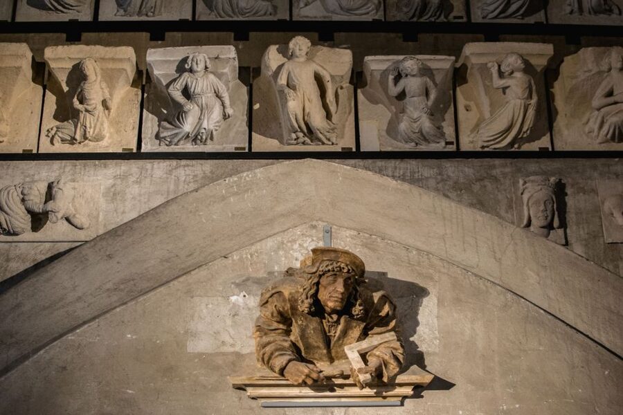 Vienna: St. Stephan's Cathedral Guided Tour - The catacombs below the church