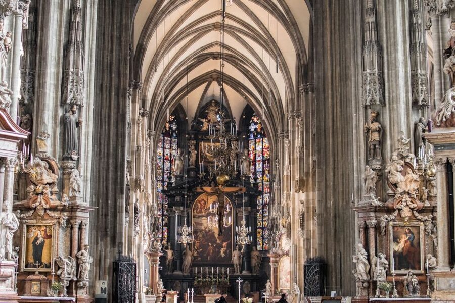 Vienna: St. Stephan's Cathedral Guided Tour - Through the hidden tunnel and staircase