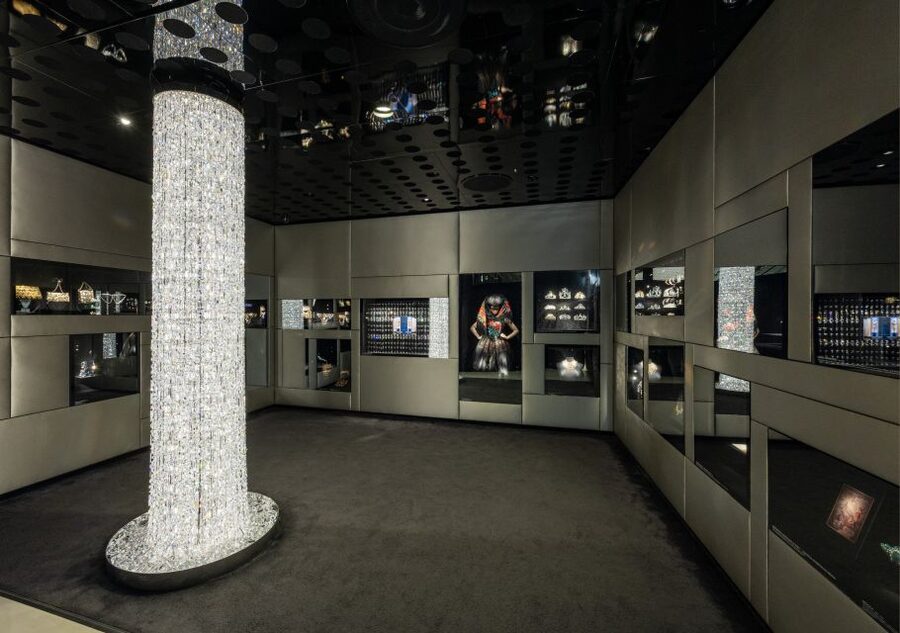 Vienna: Swarovski House Tour with Champagne and Gift - Key points