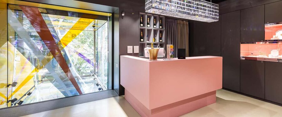 Vienna: Swarovski House Tour with Champagne and Gift - Who should book this experience?