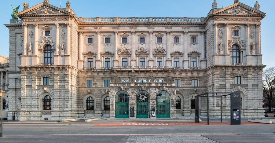 Vienna: Ticket to the Weltmuseum - The Penacho gives the visit a clear purpose
