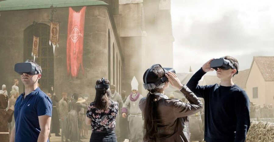 Vienna: Time Traveling Virtual Reality Sightseeing Tour - Starting at Neuer Markt with a headset and a walking route