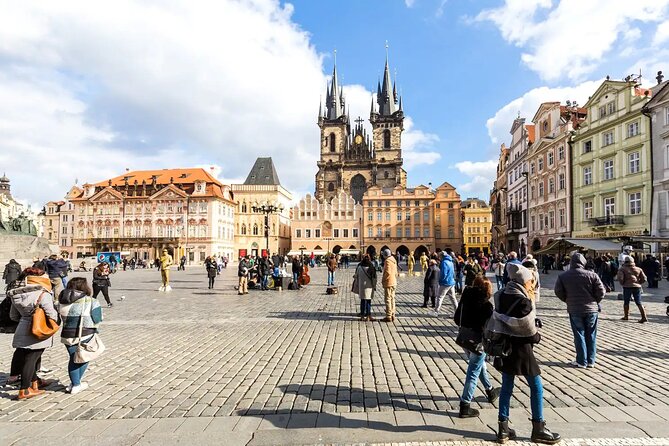 Vienna to Prague: Full-Day Private Tour with Guide and Transfers - Prague Castle and St. Vitus Cathedral