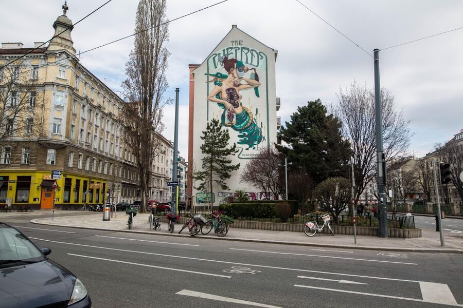 Vienna Urban Art Tour: Explore a different side of Vienna! - Finding murals, graffiti, and installations