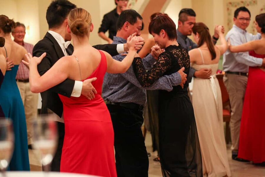Vienna: Viennese Waltz Workshop for Couples - Learning Vienna’s Signature Dance in One Hour
