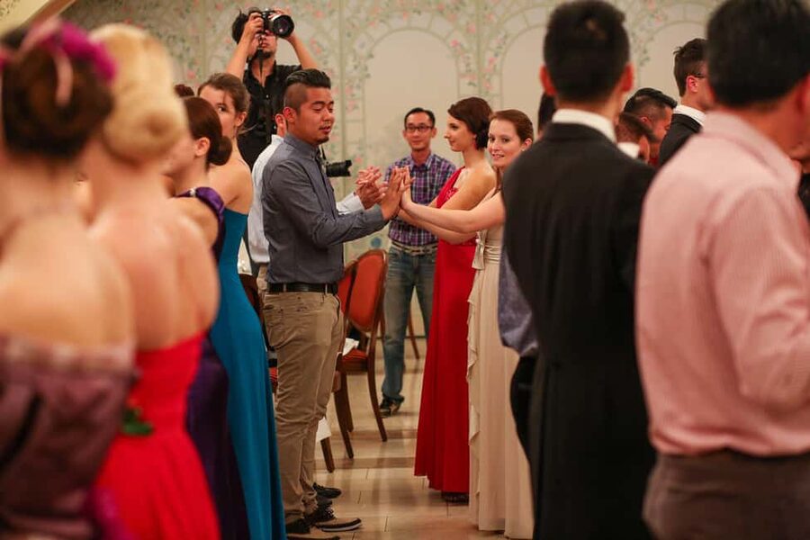 Vienna: Viennese Waltz Workshop for Couples - What the 50-Minute Lesson Feels Like