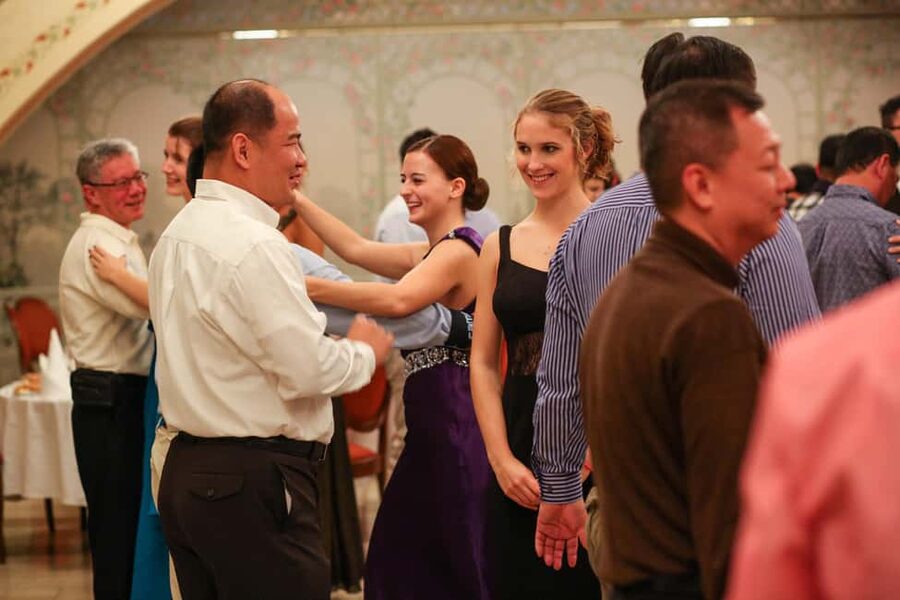 Vienna: Viennese Waltz Workshop for Couples - Aga Bohun’s Friendly Teaching Style