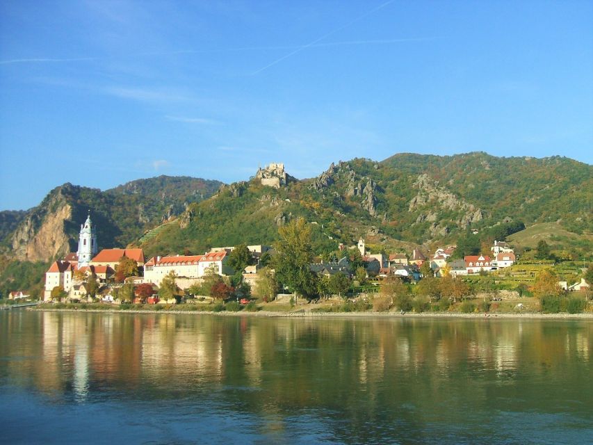 Vienna: Wachau Valley Private Kayak and Wine Tour - Lunch in a Wachau Hamlet