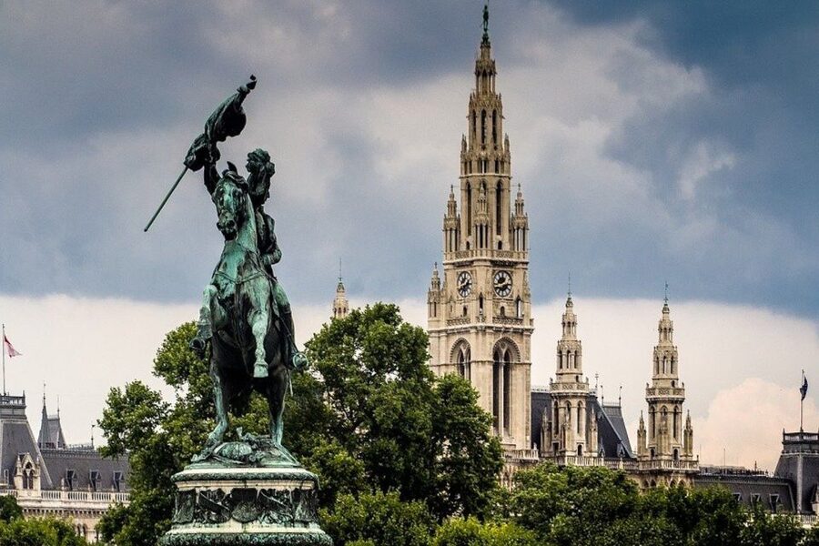 Vienna: Walking Tour of the Historic Ringstrasse - City Hall, Burgtheater, and the public face of Vienna