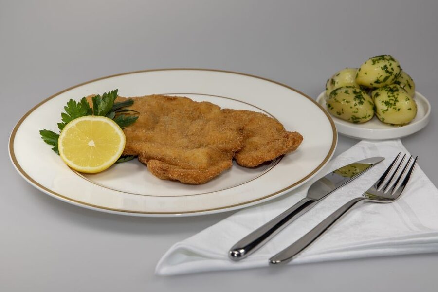 Vienna: Wiener Schnitzel and Strudel Cooking Class - Practical timing and booking advice