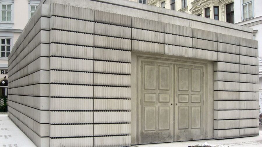 Vienna: World War II Historical Walking Tour - Bomb damage and the physical scars of war