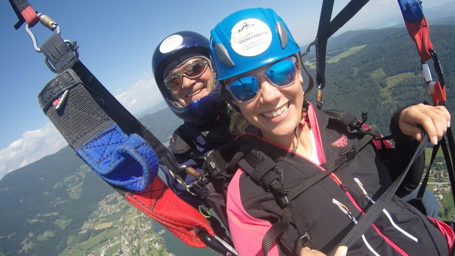 Villach/Ossiachersee: Paragliding "Action" Tandemflug - Twenty to thirty minutes above Lake Ossiach