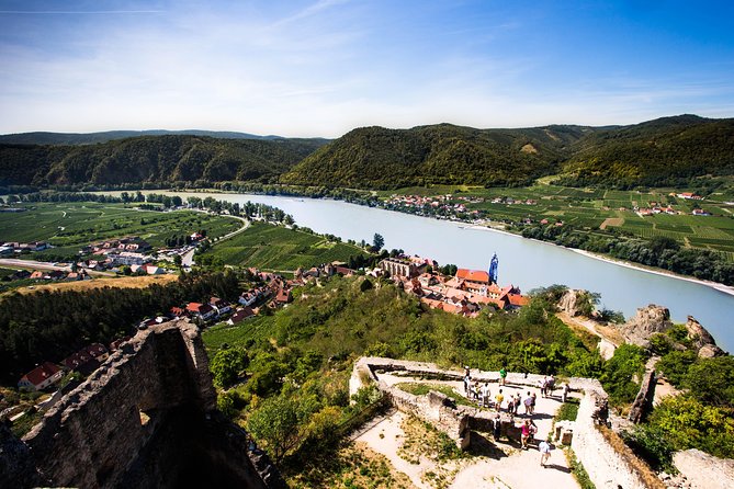 Wachau Valley Small-Group Tour and Wine Tasting from Vienna - Lunch at an Austrian Heuriger