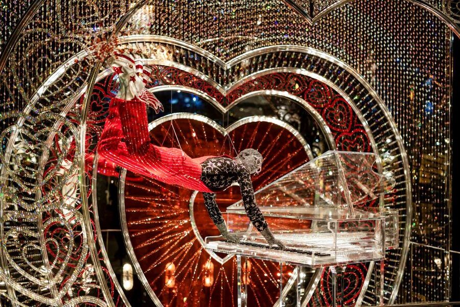 Wattens: Swarovski Crystal Worlds Entrance Ticket - Who Will Enjoy This Most?