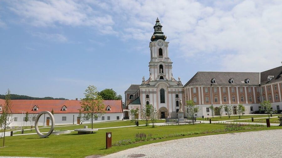 Wilhering Abbey: Discover 875 years of history! - The rococo church is the visual high point